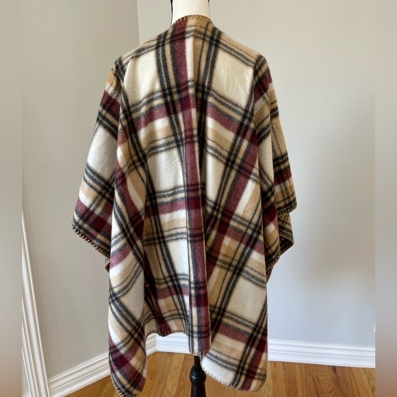 Woolrich cozy blanket wrap one size cape shawl poncho warmth cozy snuggle - Picture 2 of 12
